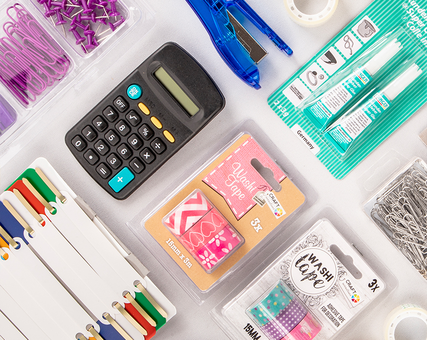 Taschenrechner, Schreibtischzubehör, Schneidezangen, Washi-Tape, Lineal-Set